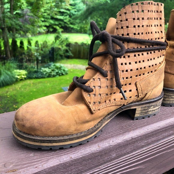 Lace up leather ankle boots - Picture 5 of 10